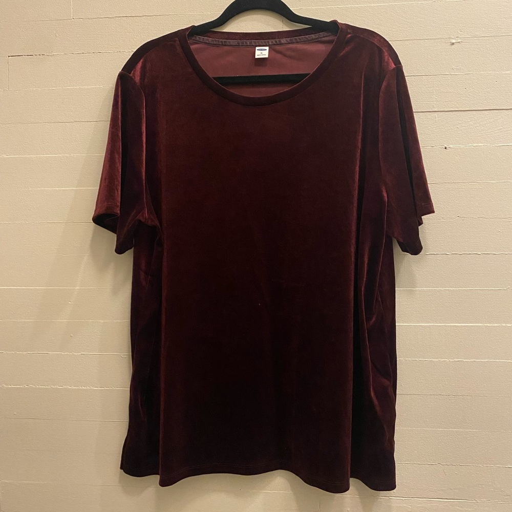 Like New Old Navy Burgundy Velvet Top Size XL